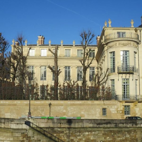 HOTEL LAMBERT – PARIS